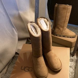 Womens genuine UGG Tall Essential 8 NIB